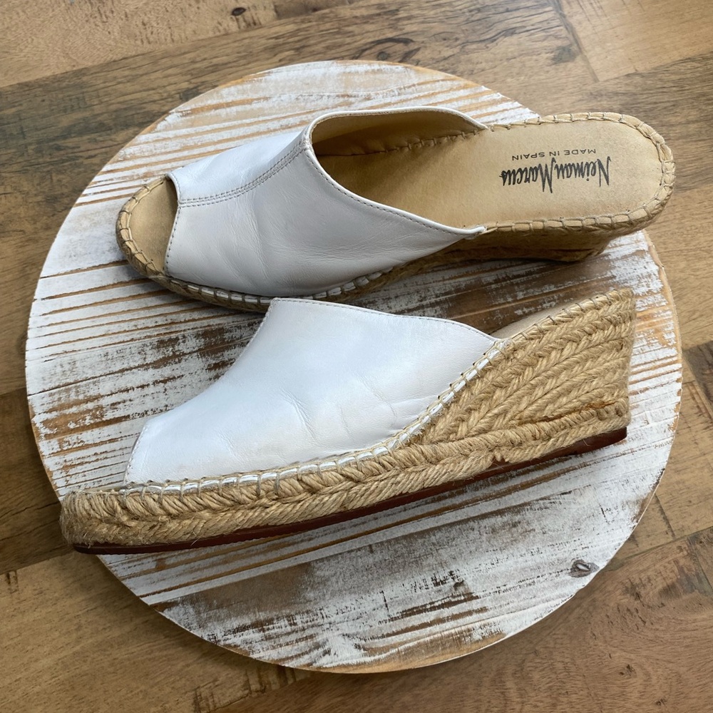 Neiman Marcus White and Tan Espadrille Slip-On Sandles